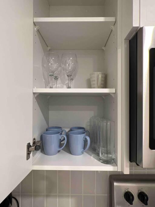 Newly Built 2 Bedroom Suite With Free Parking - Close To Banff National Park, Calgary Luaran gambar